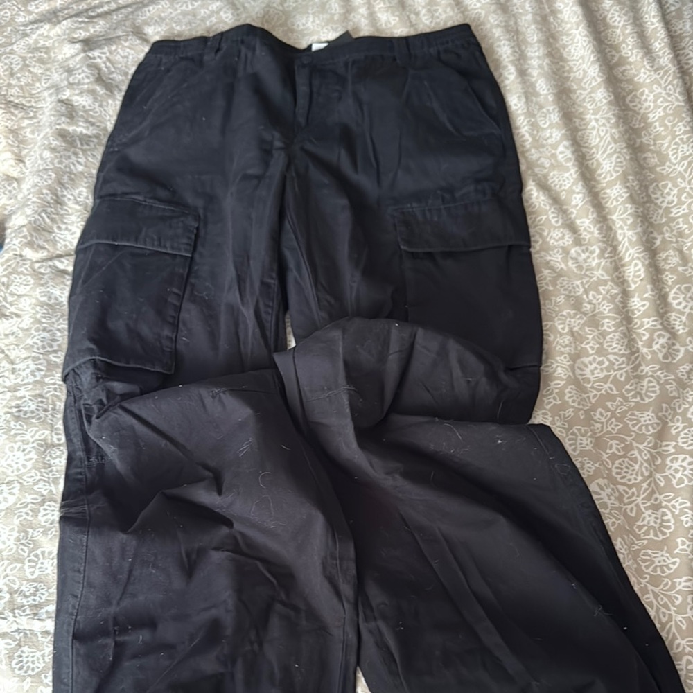 H&M Women’s Baggy Black Cargo Pants